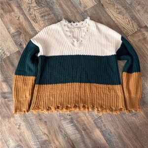 Frayed Hem V-Neck Sweater in Cream, Dark Green, and Tan